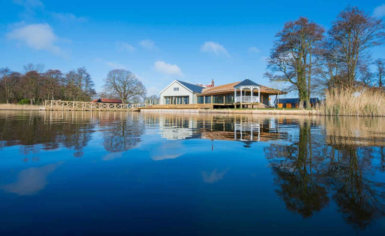 Bed & Breakfast The Boathouse 4*